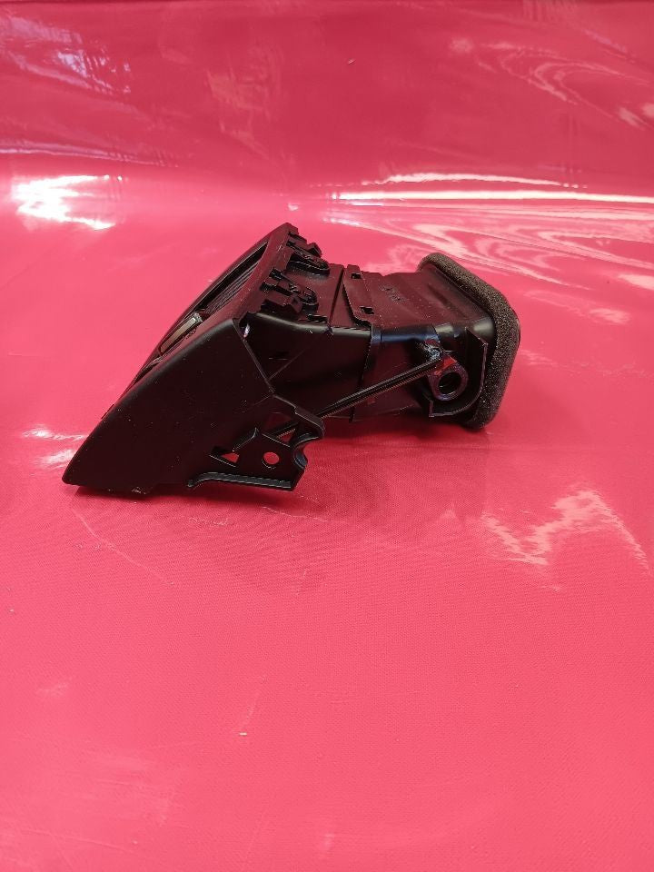 2013-2016 Hyundai Genesis Coupe RIGHT PASSENGER Outer Dash Panel Air Vent