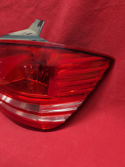 2010 - 2020 Dodge Journey RIGHT PASSENGER OUTER Tail Light Lamp Double Stripe