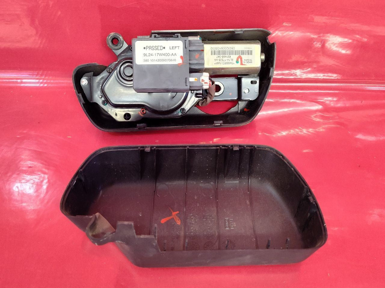 06-10 Ford Explorer Mercury Mountaineer Liftgate Hatch Wiper Motor w/ Covers