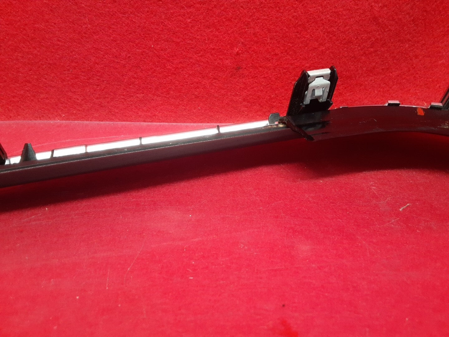 18-20 Buick Regal Sportback TourX Dash Radio Display Screen Trim Bezel Molding