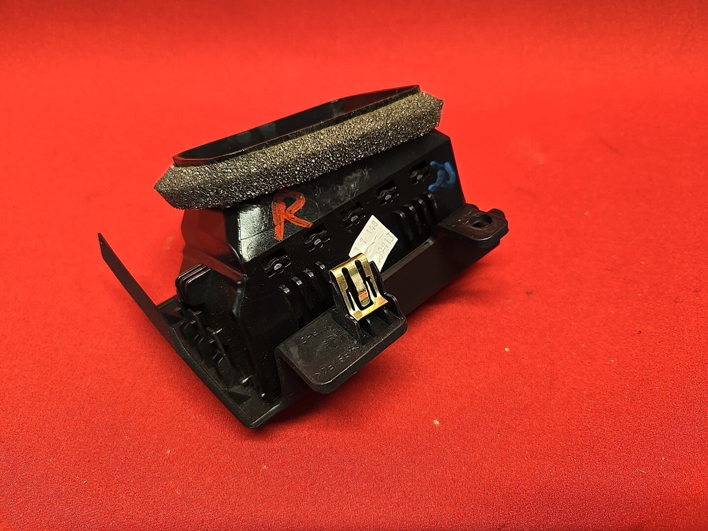 2007-2009 Saturn Aura Front Right Outer Dash HVAC Vent 25912694