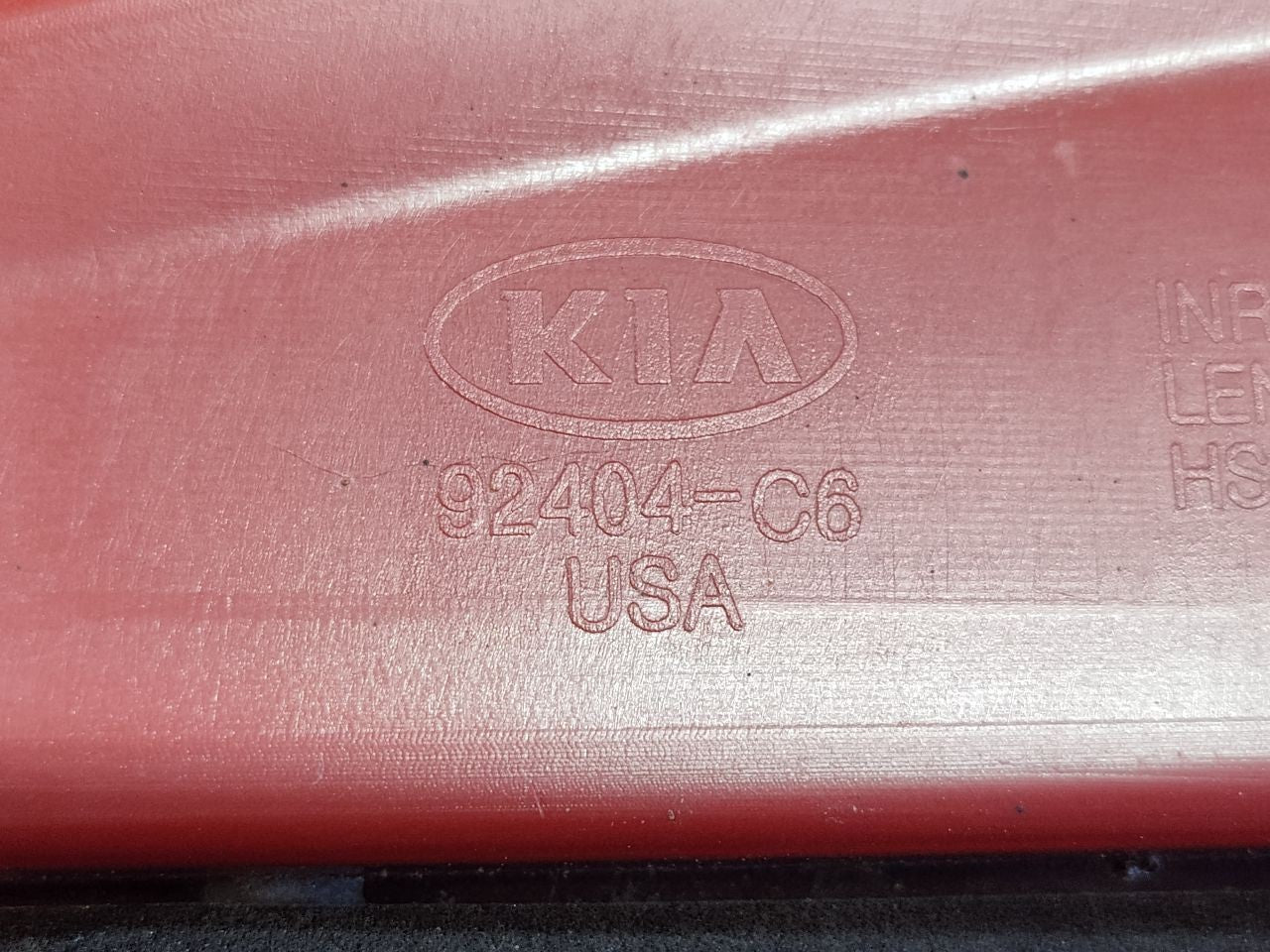 2016-2018 Kia Sorento RIGHT PASSENGER INNER Tail Light Lamp w/ Socket HALOGEN