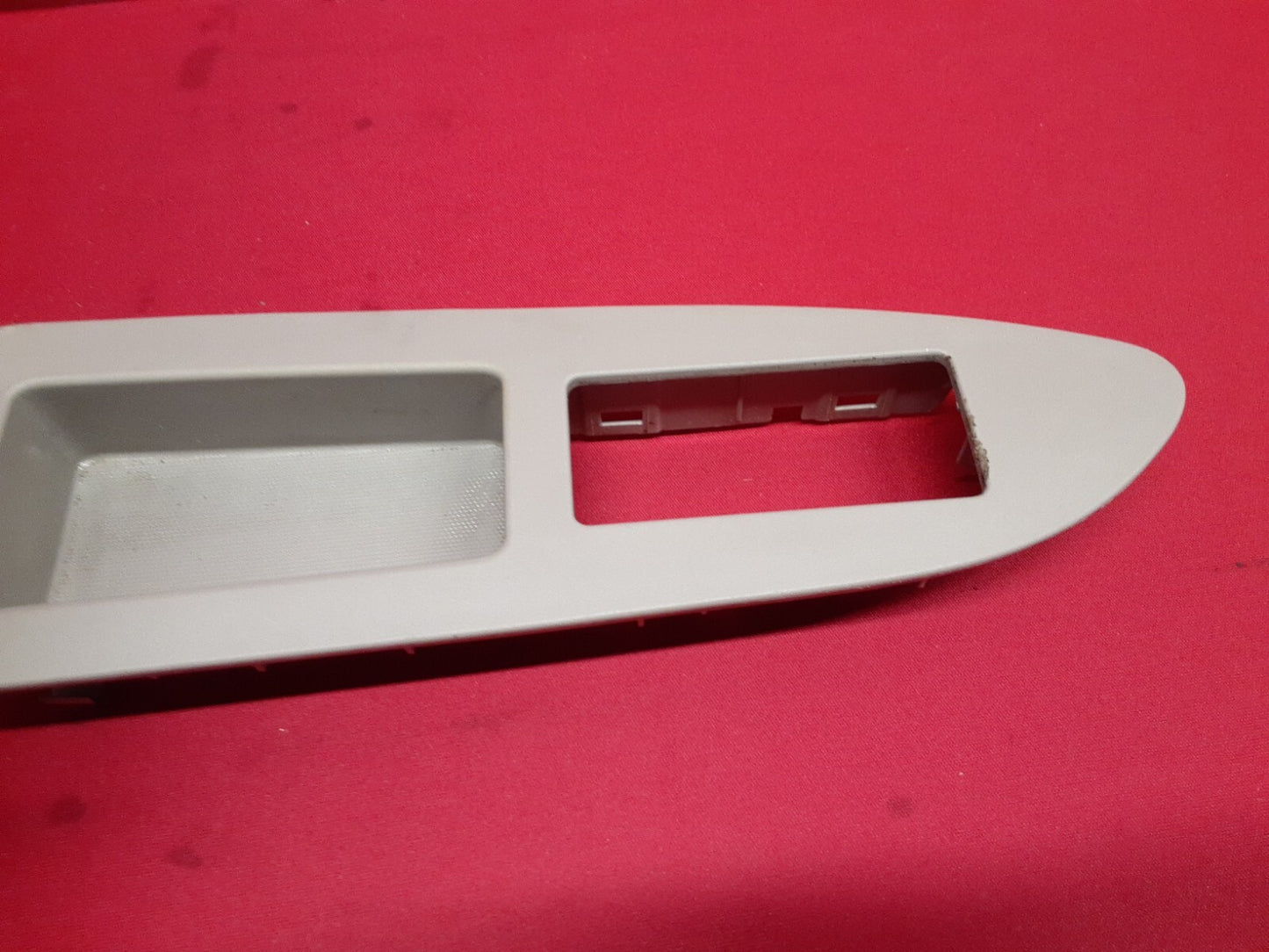 2009 2010 Chrysler 300 RIGHT FRONT Window Door Lock Switch Bezel 1LG001J1AA