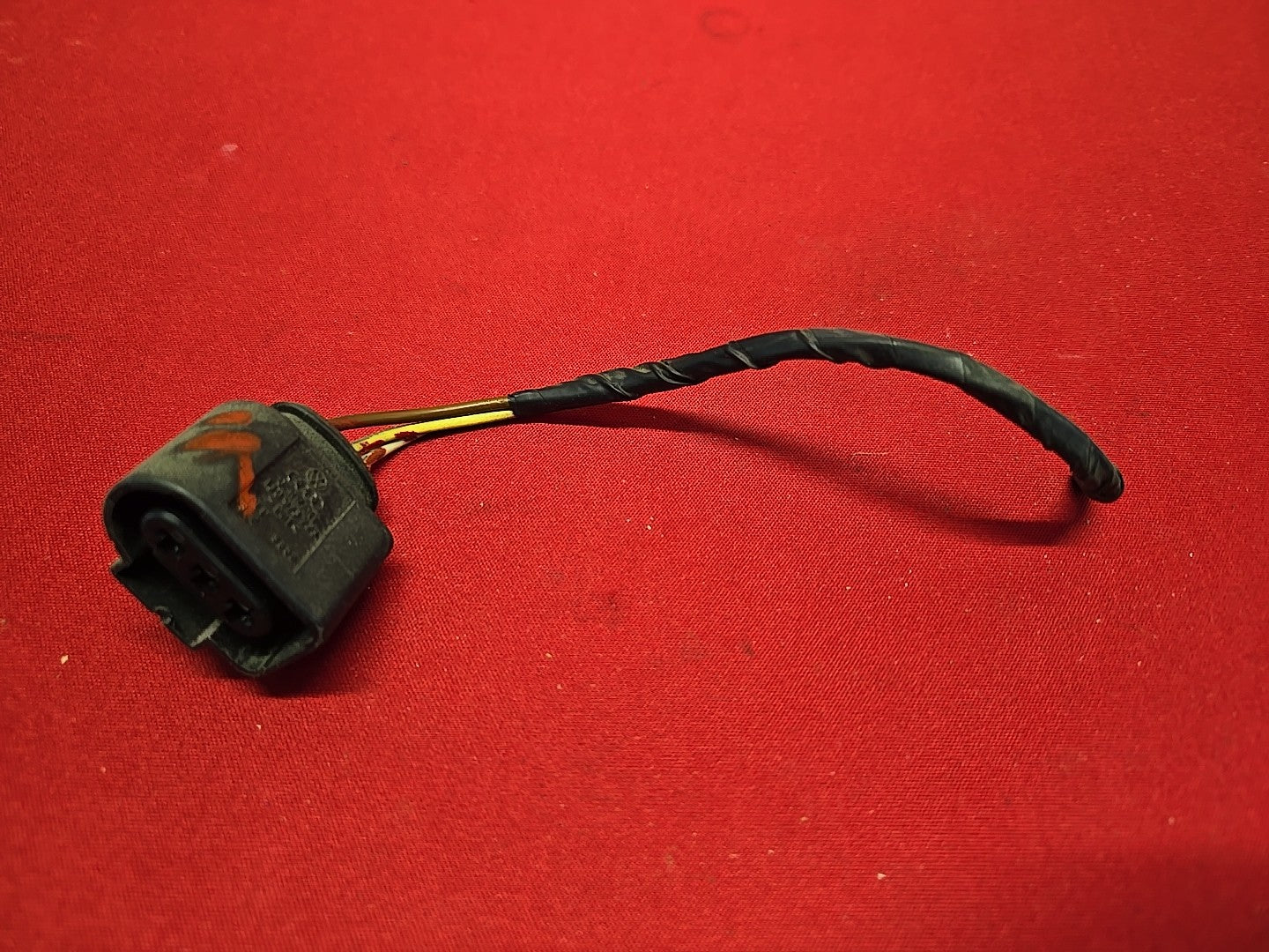 Share 1998-2005 VW Volkswagen Beetle RIGHT PASSENGER Headlight Halogen - PIGTAIL