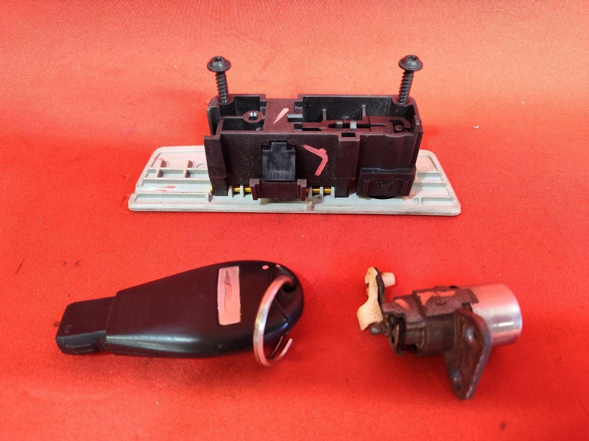 2008-2010 Chrysler Town & Country Ignition Lock Switch Door Cylinder Key SET