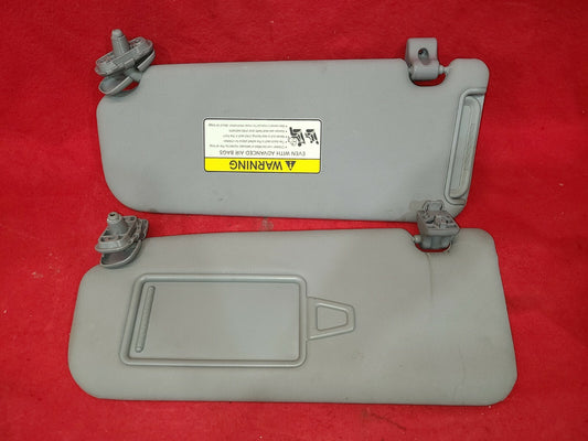 2011 - 2015 Kia Sorento Sun Visor Set - Driver / Passenger - Grey - 