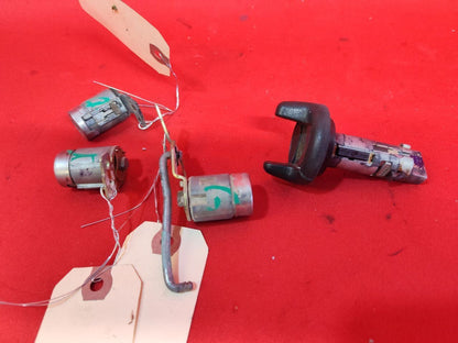 1998-2000 Chevy GMC Cadillac Ignition Lock Cylinder Door Tumbler Switch Key Set