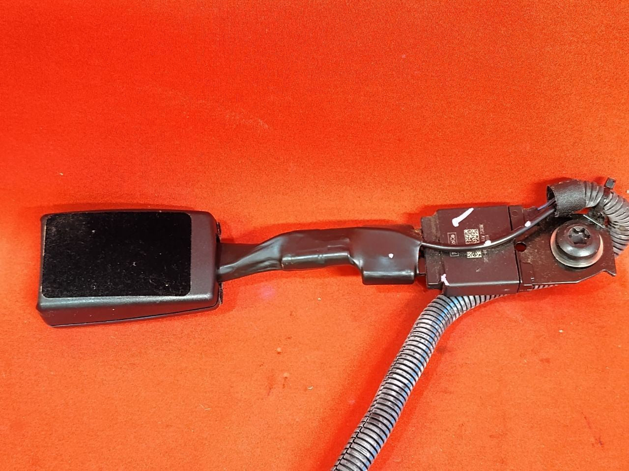 2012-2014 Ford Focus FRONT RIGHT PASSENGER Seat Belt Buckle Tongue Black