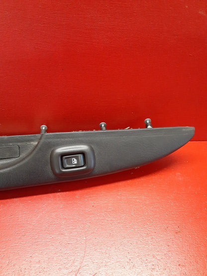 2005 2006 Chevrolet Trailblazer Left Rear Armrest W/ Window Switch 15109967