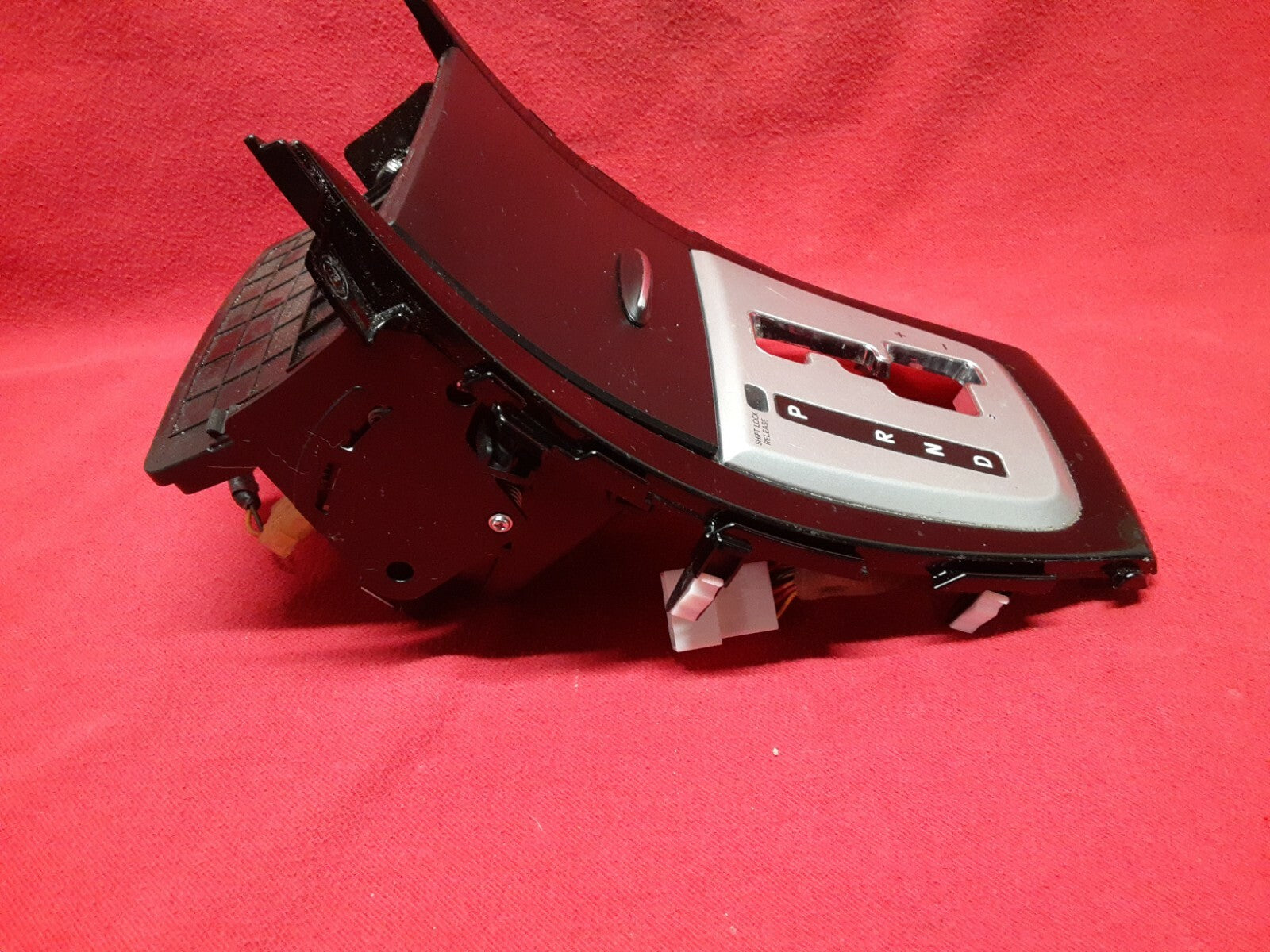 2011 2012 Hyundai Elantra Automatic Transmission Shifter Bezel 12V USB Aux Jack