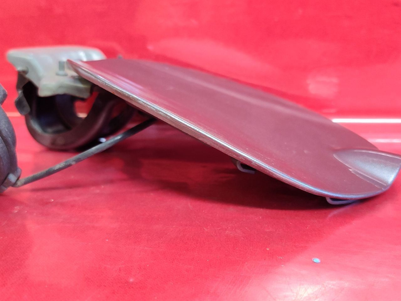2008-2012 Ford Escape Mercury Mariner Fuel Filler door Lid w/ Cap Tungsten