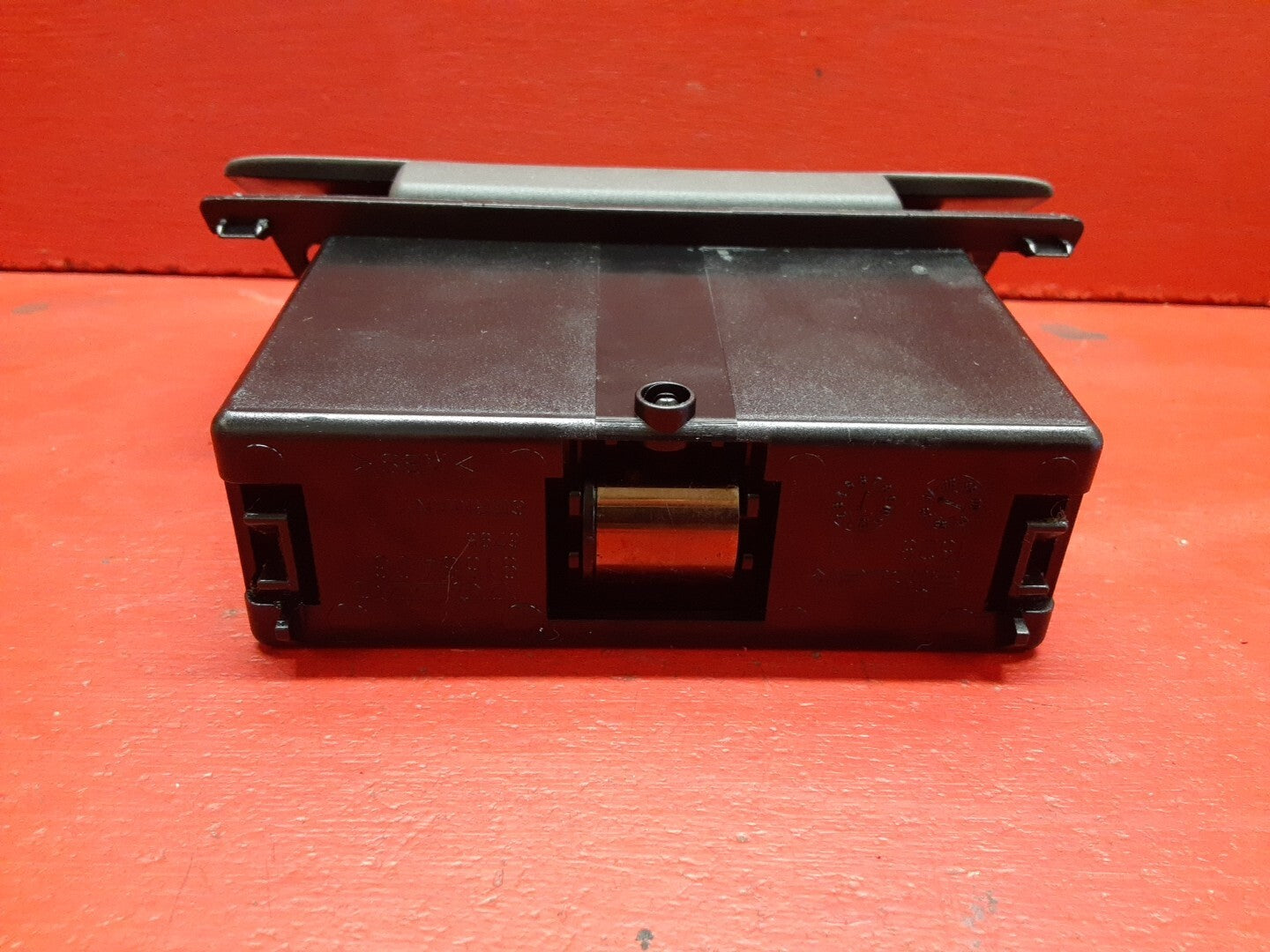 1998-2000 Volvo V70 S70 C70 Instrument Panel Center Lower Dash Ash Tray 9491253