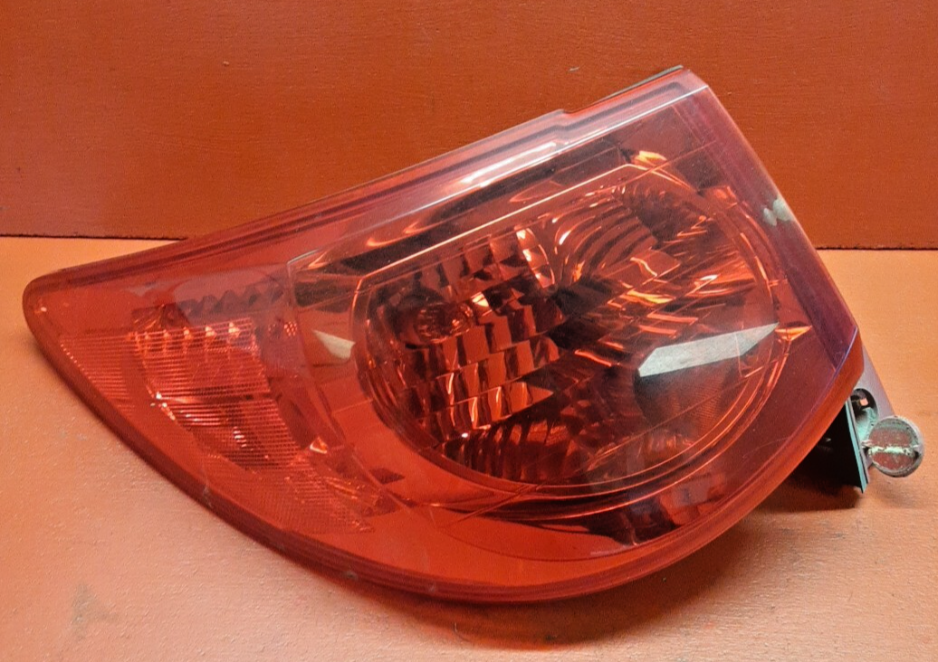 2009-2012 Chevrolet Chevy Traverse LEFT DRIVER OUTER Tail Light Lamp 15912687