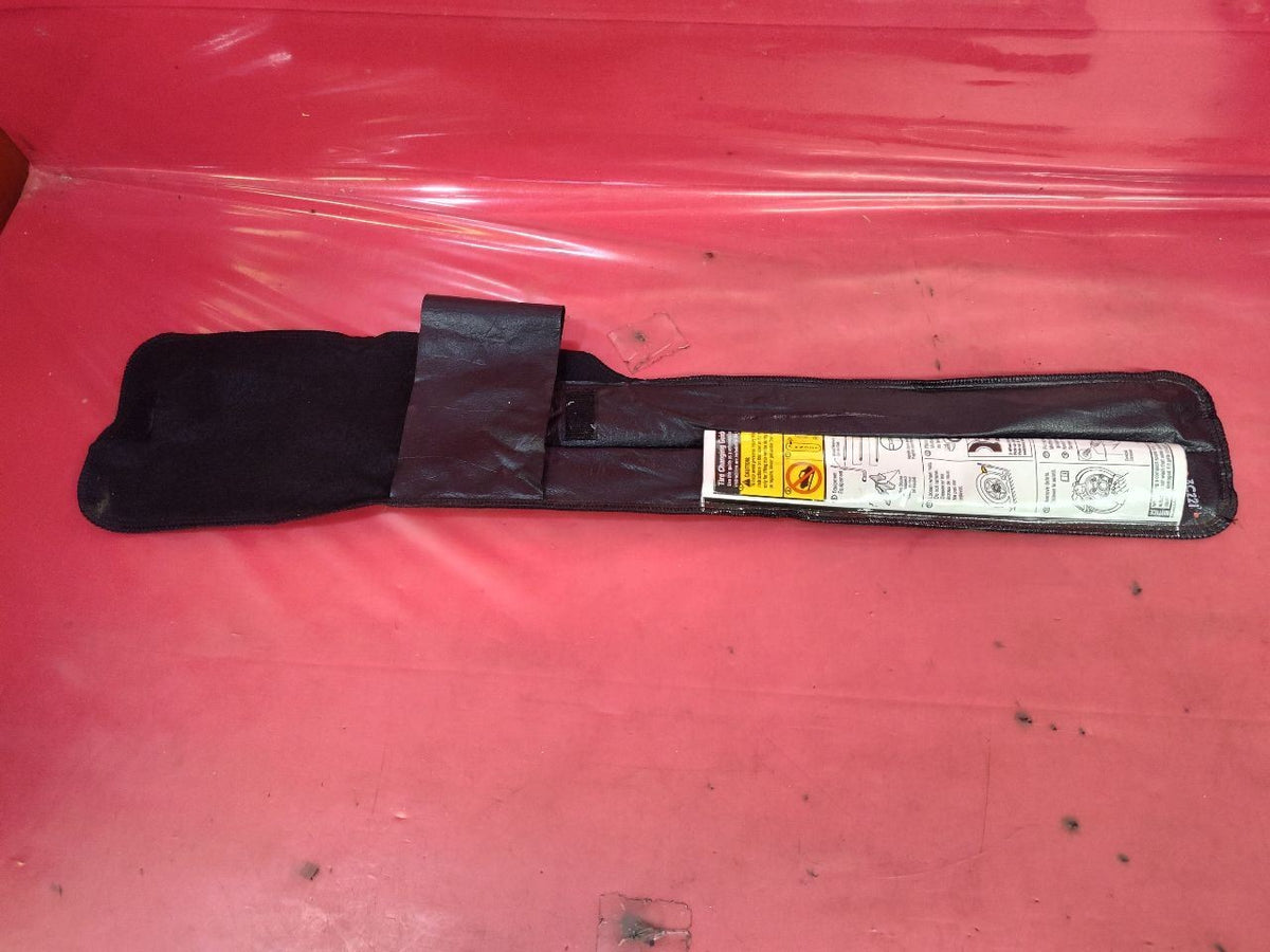 1999-2003 Chevy GMC Cadillac Suv / Truck 1500 or 1/2 Ton Bottle Jack Tool Set