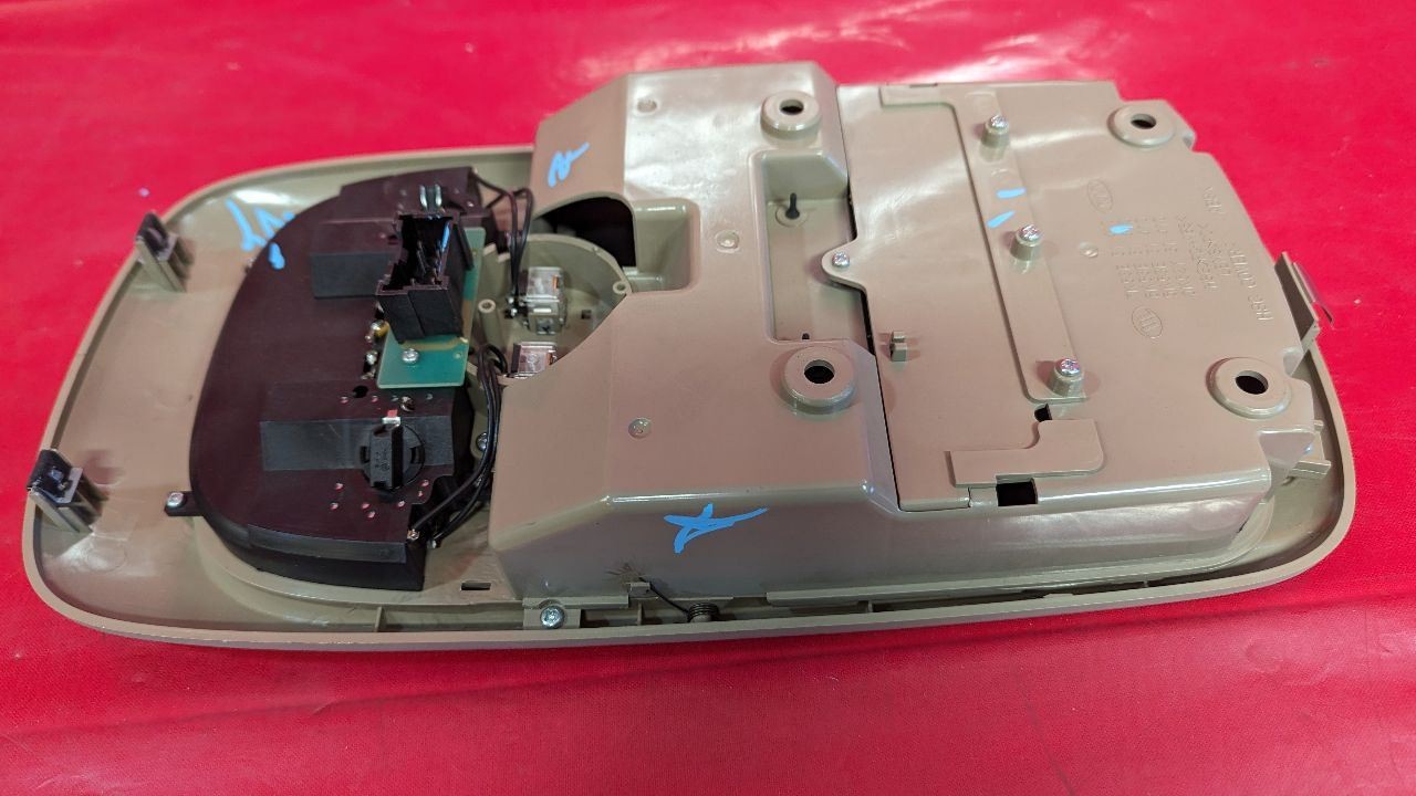 2007-2009 Kia Sorento Upper Dome Light Sunglass Compartment Map Console Beige