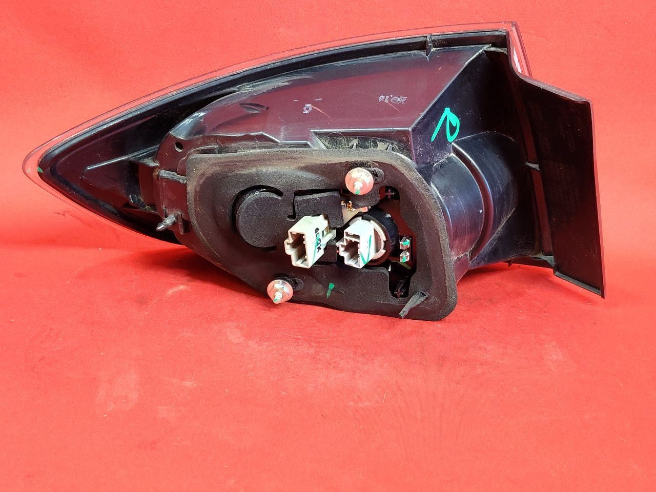 2007-2009 Mazda Mazda3 SEDAN Quarter Mounted RIGHT PASSENGER Tail Light Lamp LED