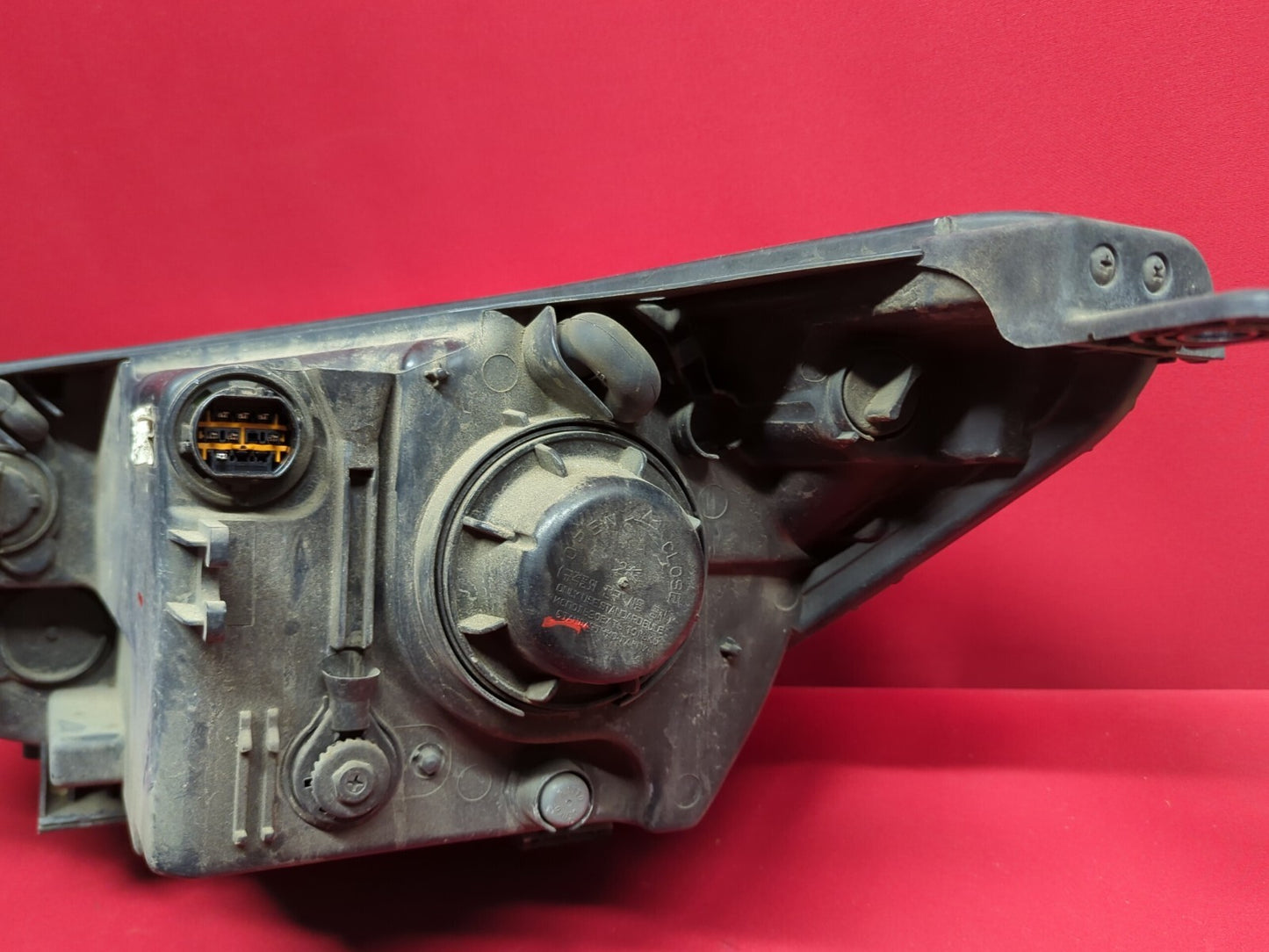 2014 - 2019 Kia Soul BASIC Halogen RIGHT PASSENGER Headlight Lamp 92102-B2270