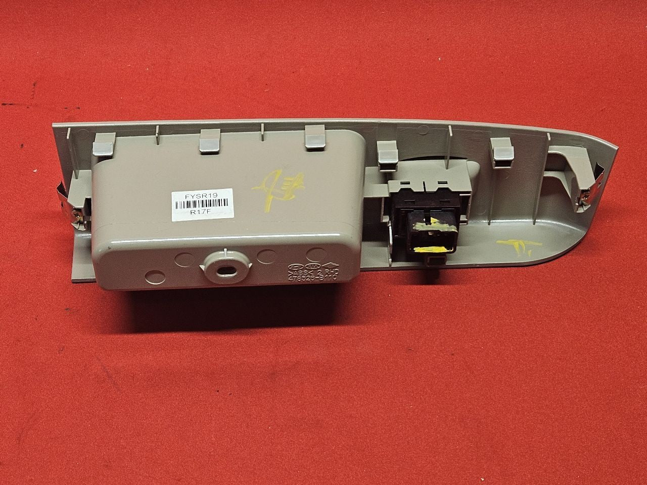 2007-2009 Kia Sorento REAR RIGHT PASSENGER Window Switch w/ Bezel Beige