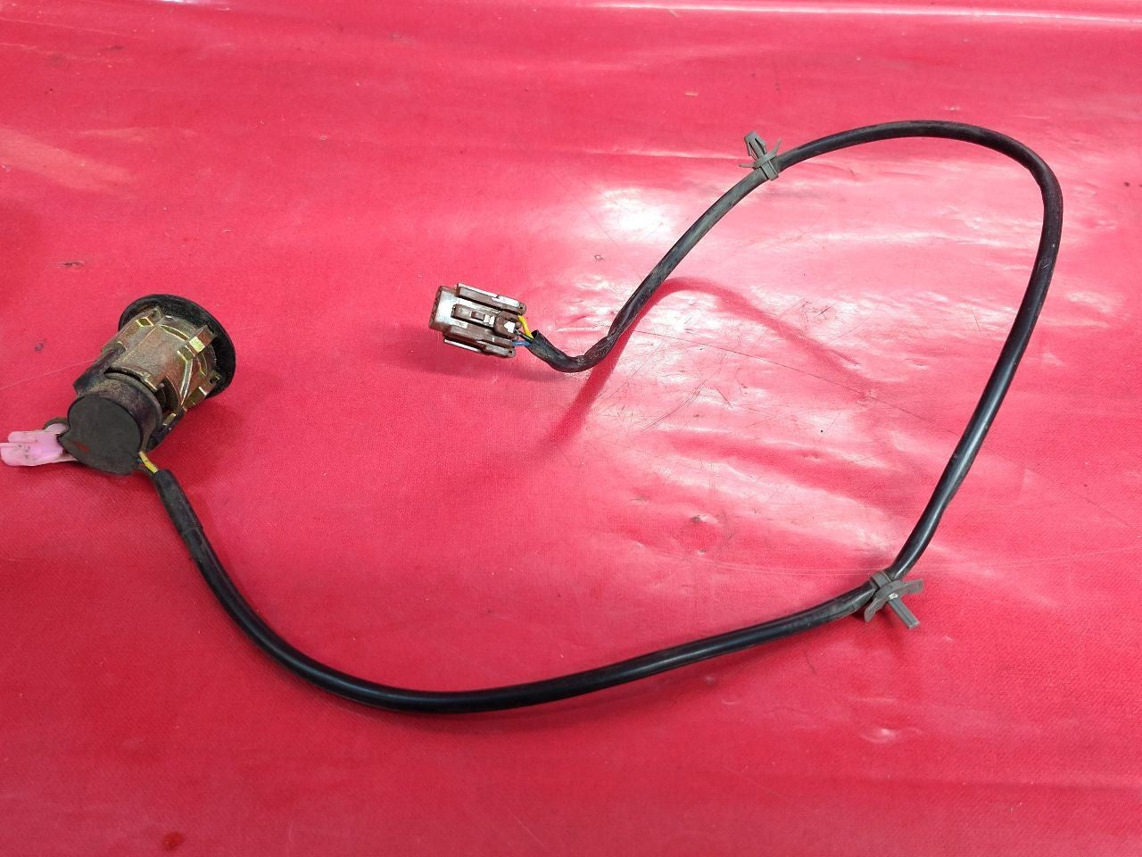 00-04 Nissan Xterra Frontier Ignition Lock Cylinder Tumbler Key SET Manual Trans
