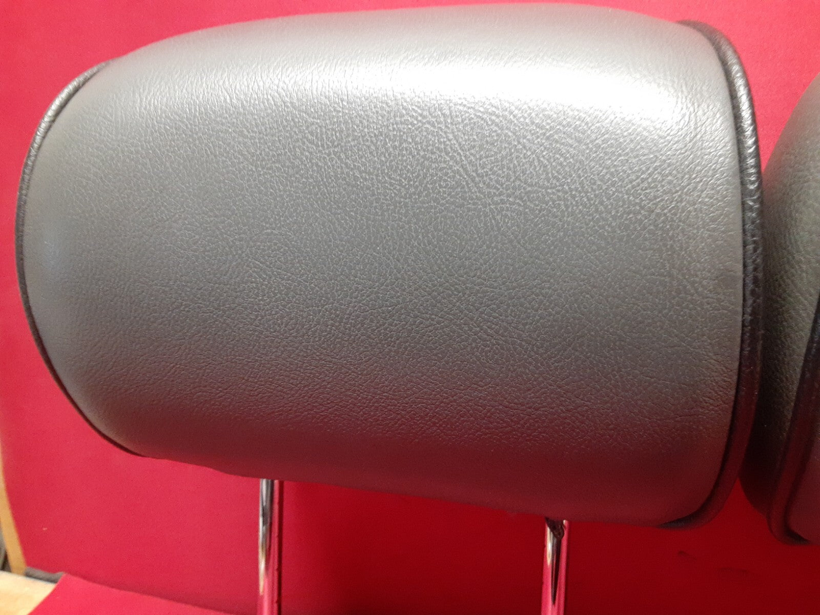 2003 - 2006 Land Range Rover HSE REAR Left Right Headrest Set of 2 Leather