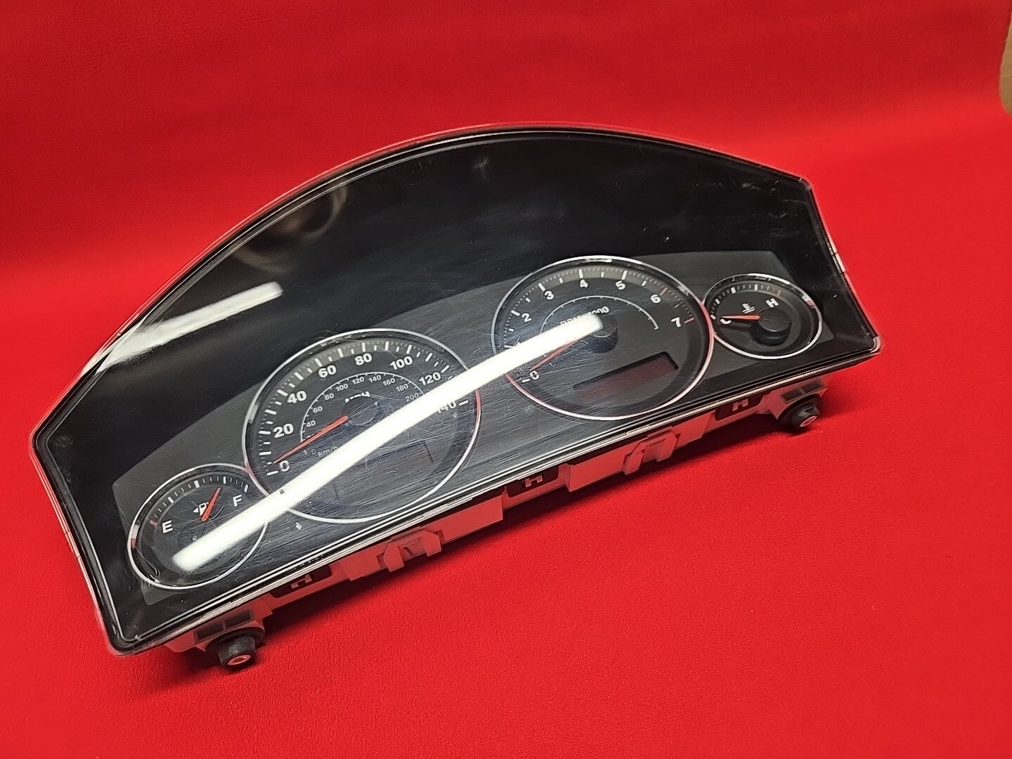 2008 Jeep Grand Cherokee / Commander V6 Speedometer Instrument Cluster