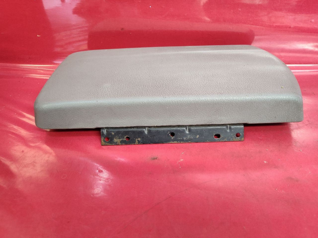 2004-2009 Dodge Durango Floor Center Console Arm Rest Lid w/ Button