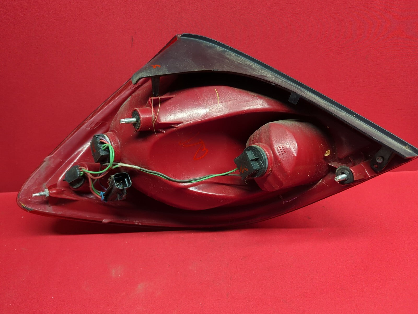 2005 - 2010 Pontiac G6 RIGHT PASSENGER Tail Light Stop Lamp 15242808