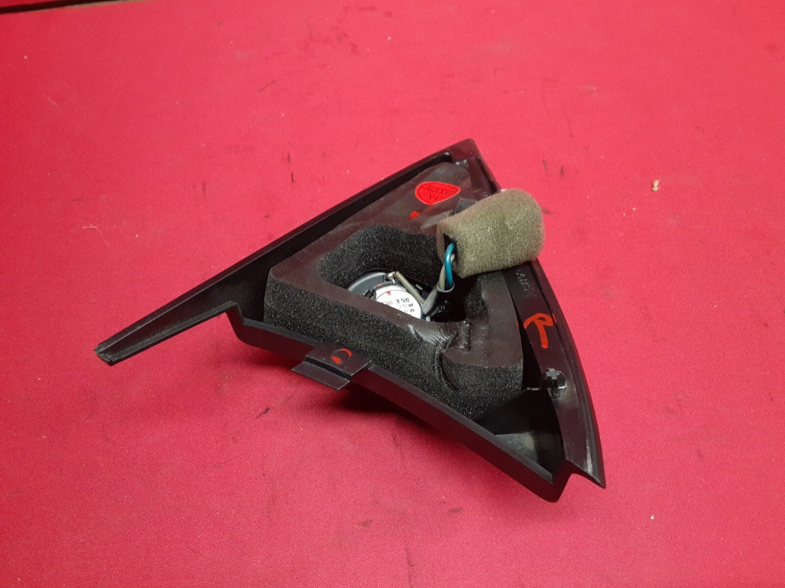 2003 - 2009 Kia Sorento RIGHT Door Pillar Tweeter Speaker & Cover 96380-3E500
