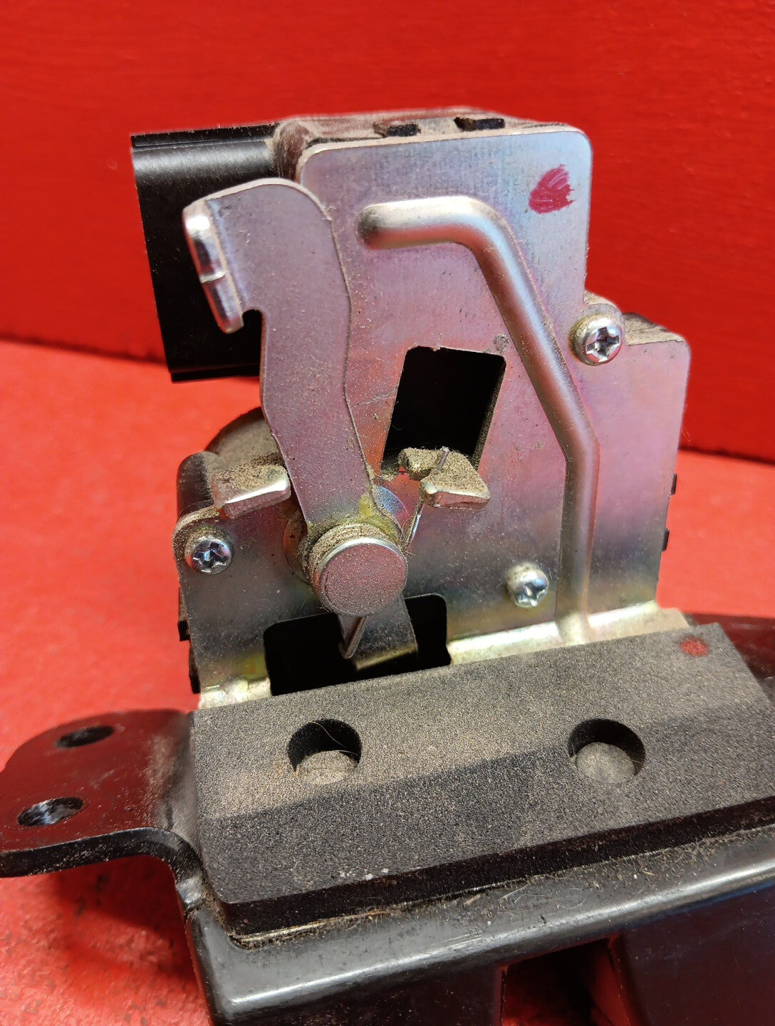 2010 - 2013 Kia Soul / 2011 - 2013 Sorento Tailgate Hatch Latch Lock Actuator