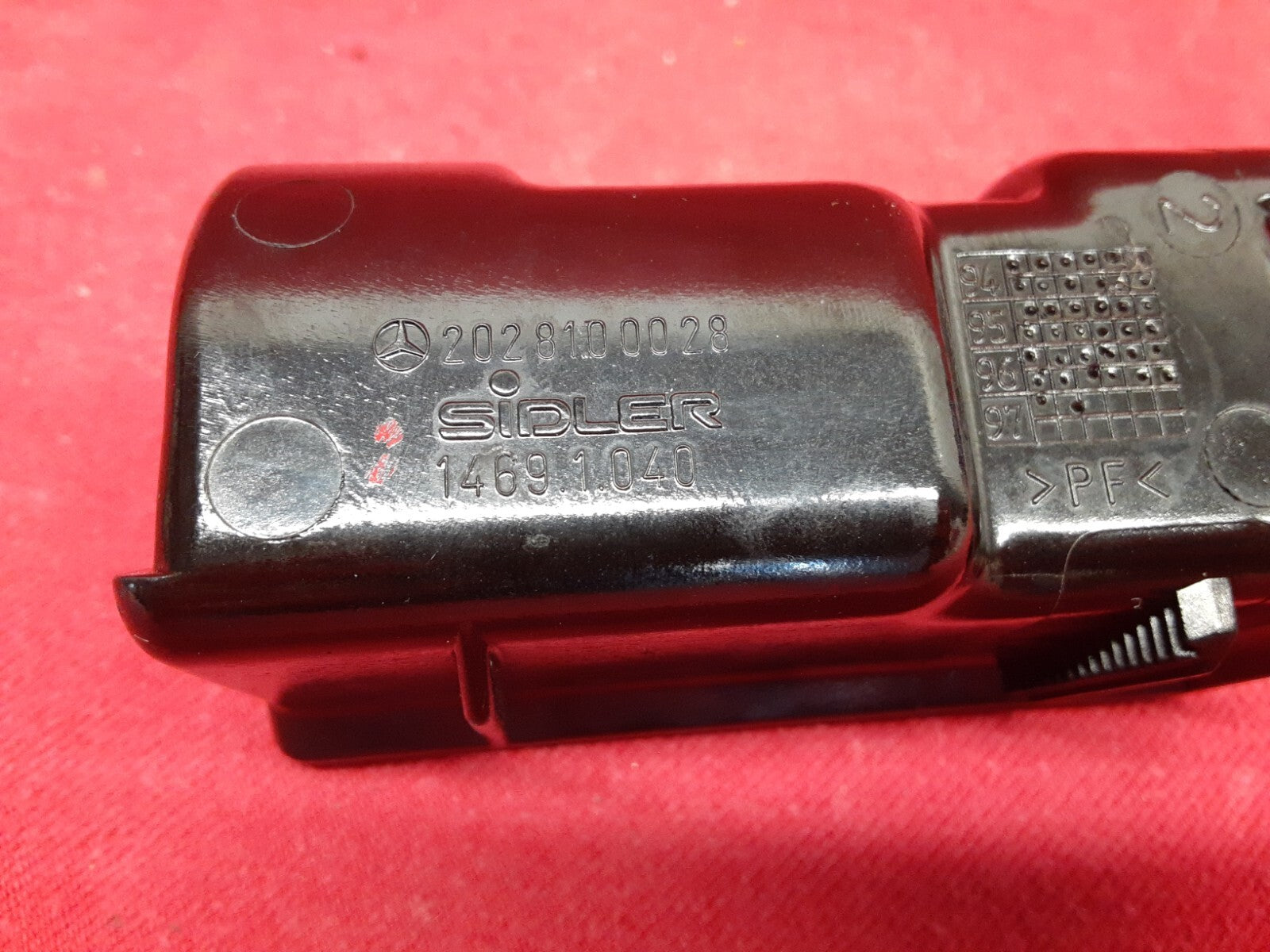 1994 - 2006 Mercedes Benz Pop Out Ash Tray Insert Assembly 202-810-00-28