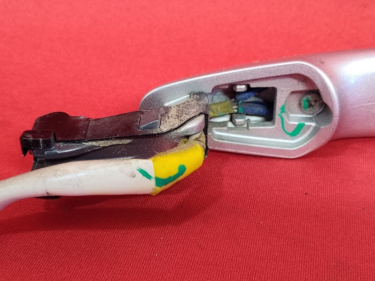 2008-2011 Toyota Camry FRONT RIGHT PASSENGER Exterior Door Handle Button Entry