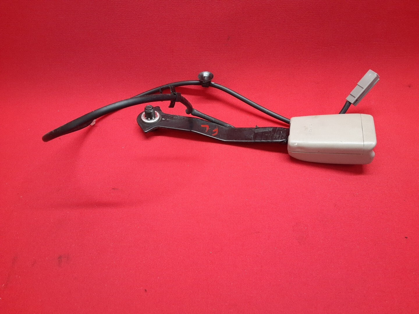 2007 2008 2009 Mazda CX-7 FRONT LEFT DRIVER Seat Belt Buckle EGY1-57-680A-34