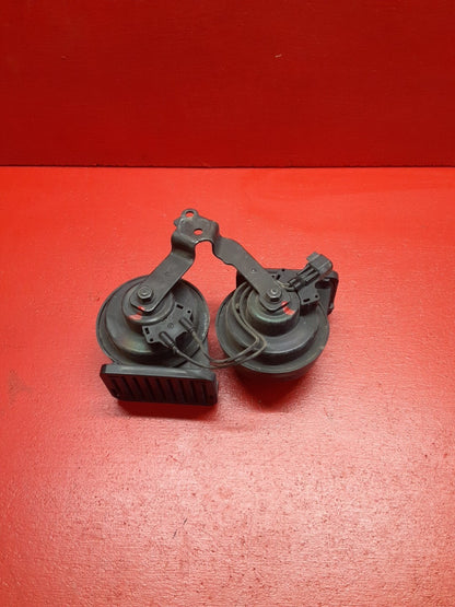 2013-2022 Land Rover Range Rover Dual Tone Horn Assembly HIGH LOW LR108993