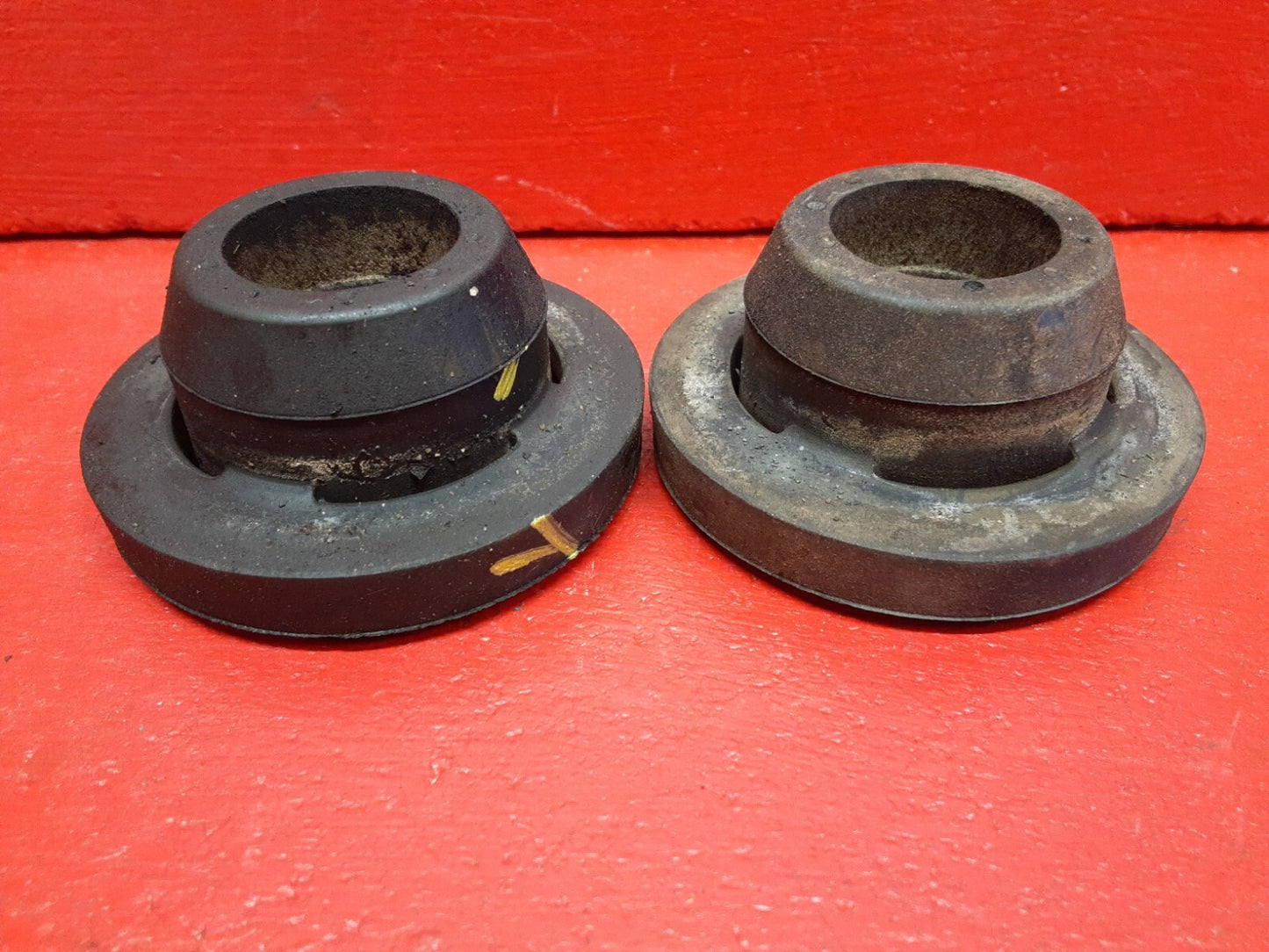 2008 Ford Escape Hybrid Upper Radiator Bracket Lower Bushing Insulator