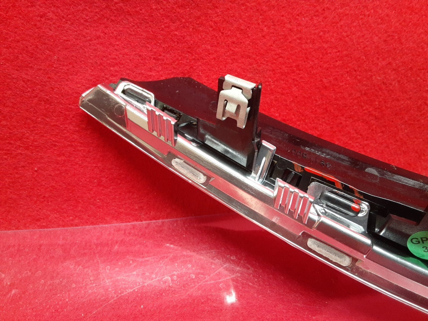 18-20 Buick Regal Sportback TourX Dash Radio Display Screen Trim Bezel Molding