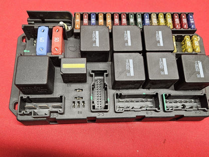 2006 Range Rover V8 Supercharged Interior REAR Side Quarter Panel Fuse Box