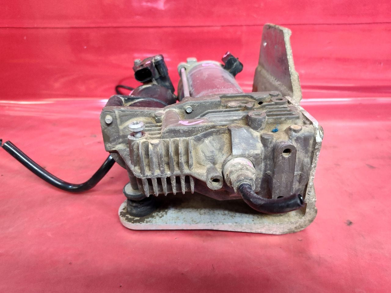 2012-2016 Land Rover LR4 Pneumatic Air Ride Suspension Compressor Pump 119k