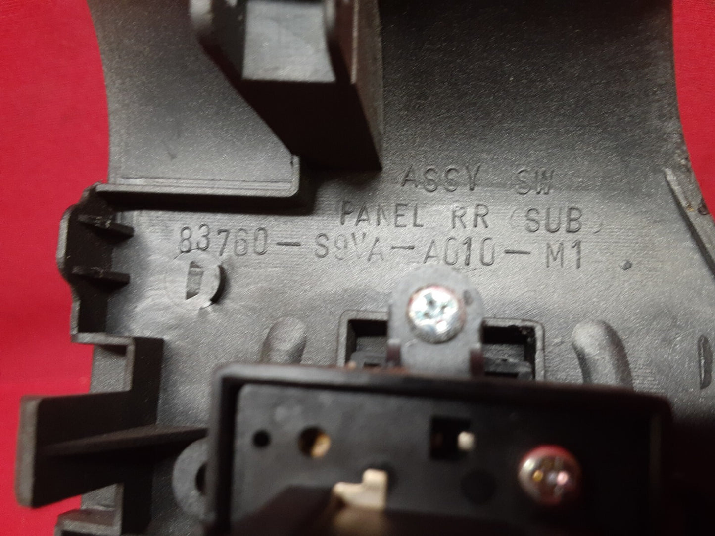 2006 - 2008 Honda Pilot LEFT REAR DRIVER SIDE Power Window Switch W/Bezel