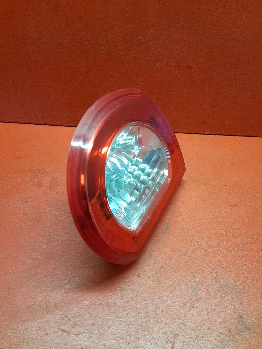 2009-2012 Chevrolet Traverse LEFT DRIVER INNER Tail Light Stop Lamp 25952322