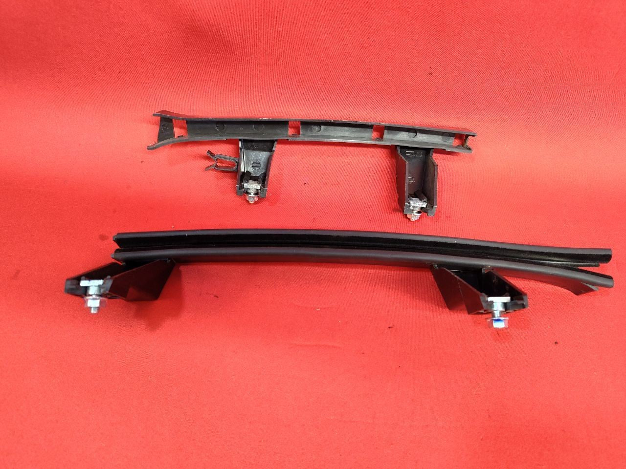 2012-2019 Fiat 500 Front RIGHT PASSENGER Door Glass Window Channel Guide SET