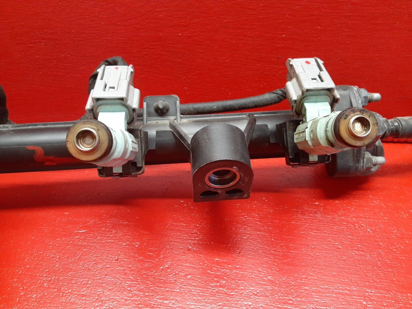 2010 2011 Kia Soul 2.0L Gas Engine Fuel Rail and Injectors