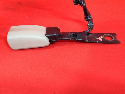 2006-2012 Toyota Rav4 Japan Built FRONT LEFT DRIVER Seat Belt Buckle Tongue