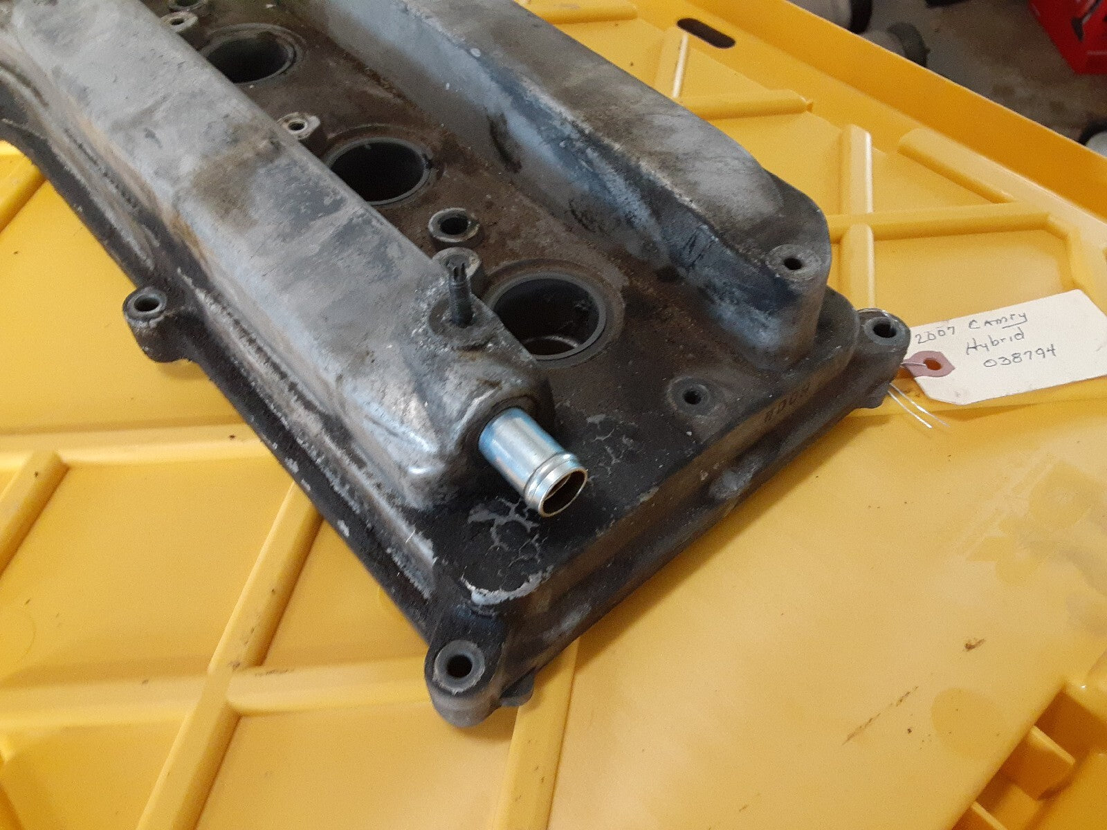 2001 - 2015 Scion / Toyota 2.4L L4 Engine Valve Cover JAPAN BUILT 11201-28033