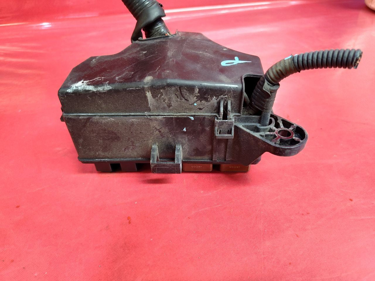 2001-2003 Toyota Prius 1st Gen Engine Bay Fuse Box Junction Block 82721-47010