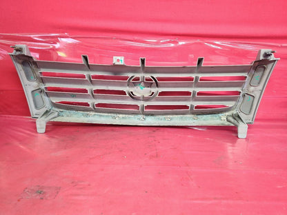 2002 2003 Cadillac Escalade / EXT Front Bumper Grill Grille   11U - Silver Sand