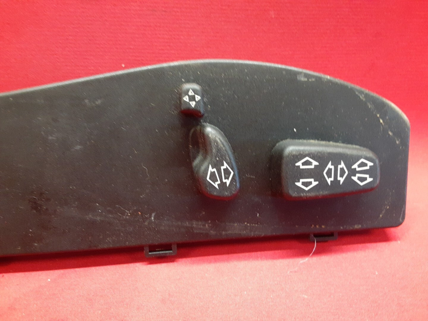 2003-2009 Range Rover HSE Right Power Seat Switch Assembly YUB000141PUY