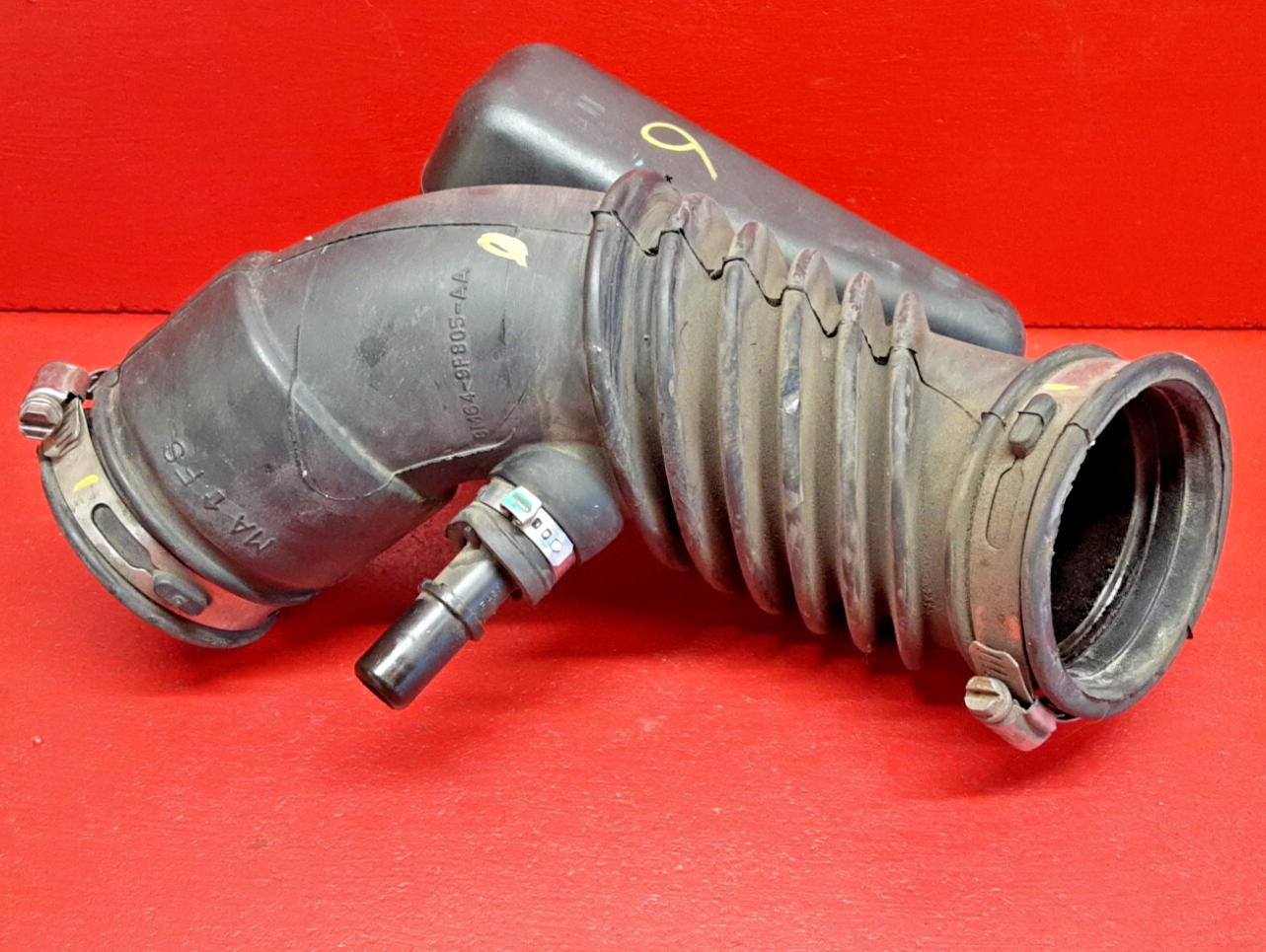2008 - 2012 Ford Escape Hybrid Engine Air Intake Duct Tube Resonator Hose