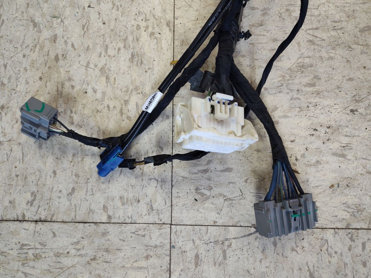 2016 Dodge Ram 1500 Instrument Panel Dash Complete Wiring Harness 68261450AA