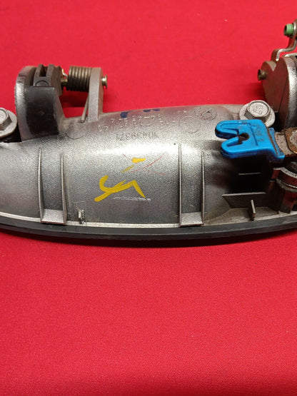 1997 - 2005 Chevy Buick Pontiac Olds FRONT RIGHT PASSENGER Door Handle 10439371