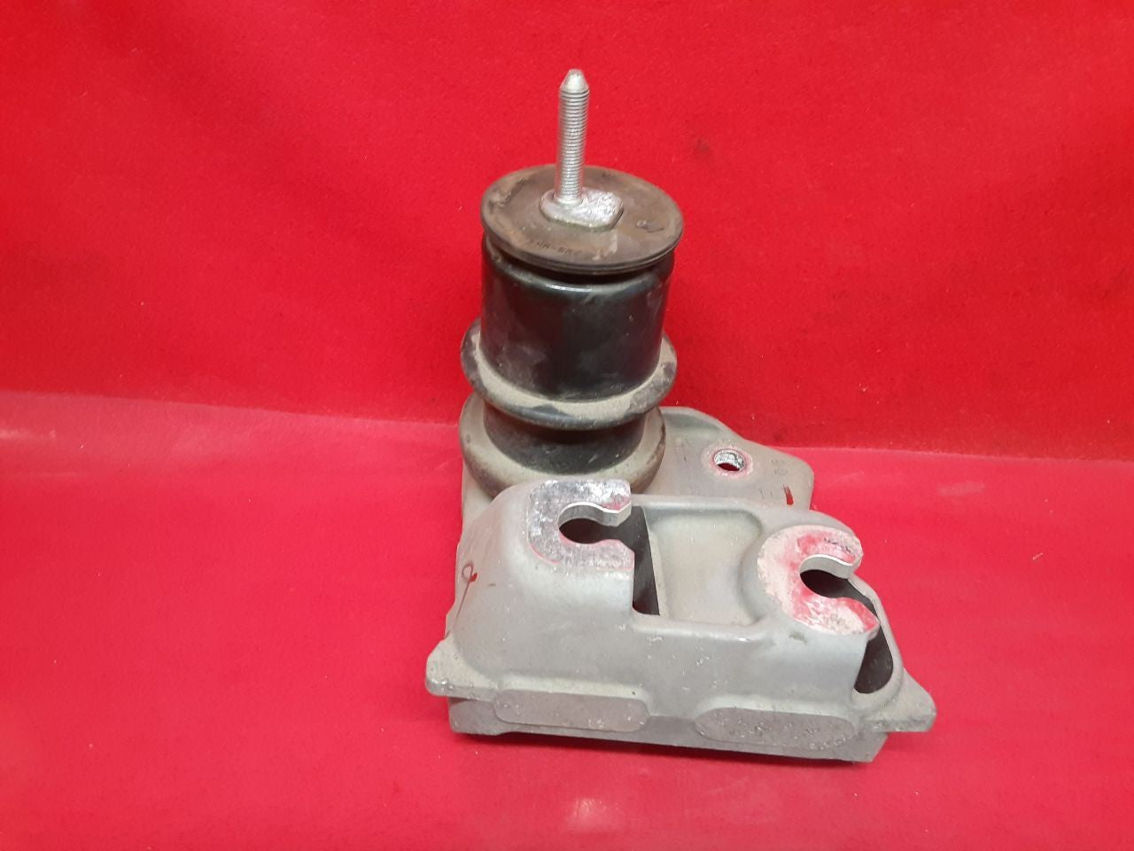 2015-2019 Subaru Legacy & Outback Auto Trans RIGHT PASSENGER Engine Mount
